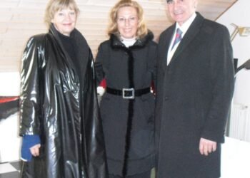 Heike Hidalgo junto a Mª Luisa Núñez y Emilio Hidalgo.