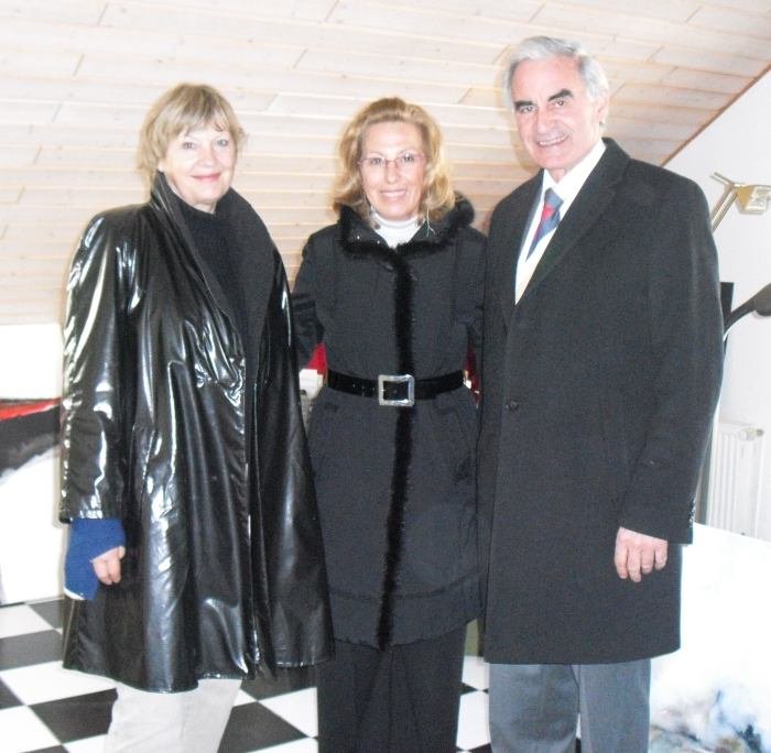 Heike Hidalgo junto a Mª Luisa Núñez y Emilio Hidalgo.