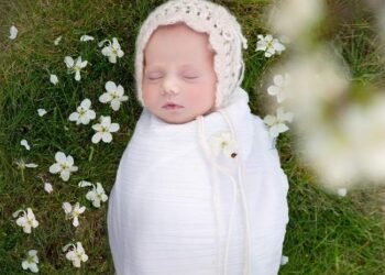 AQUELLA QUERIDA NIÑA. MÓNICA ARIAS LLORENS